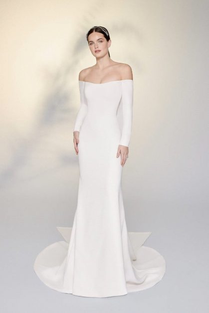 For the Soft Bride Choose a Simple Wedding Dress