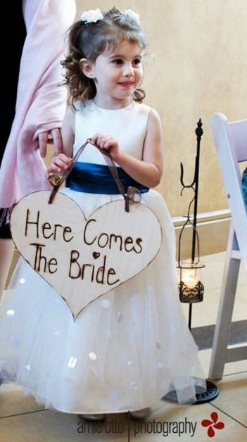 15 Ways to Tell Everyone ‘Here Comes the Bride’