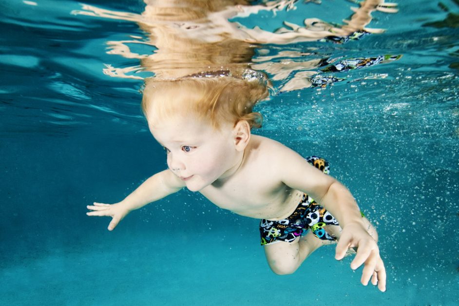 Breathtaking Photos of Children Underwater Taken by Adam Opris