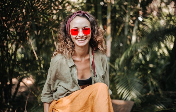 Red Sunglasses Are the Latest Fashion Fall-Winter 2022-2023