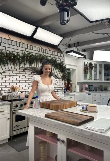 Selena Gomez: Back in the Kitchen with Summer Vibes!