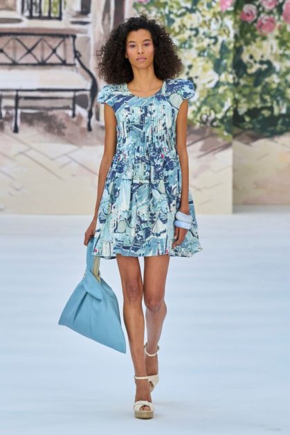 Chic and Practical: Top Dress Trends for Work in Spring and Summer 2024