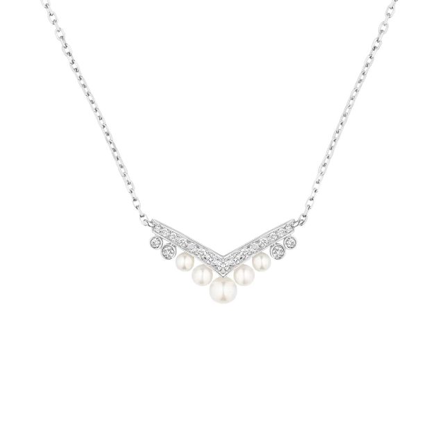 Pearl Perfection: Stunning Pearl Necklaces for Summer 2024